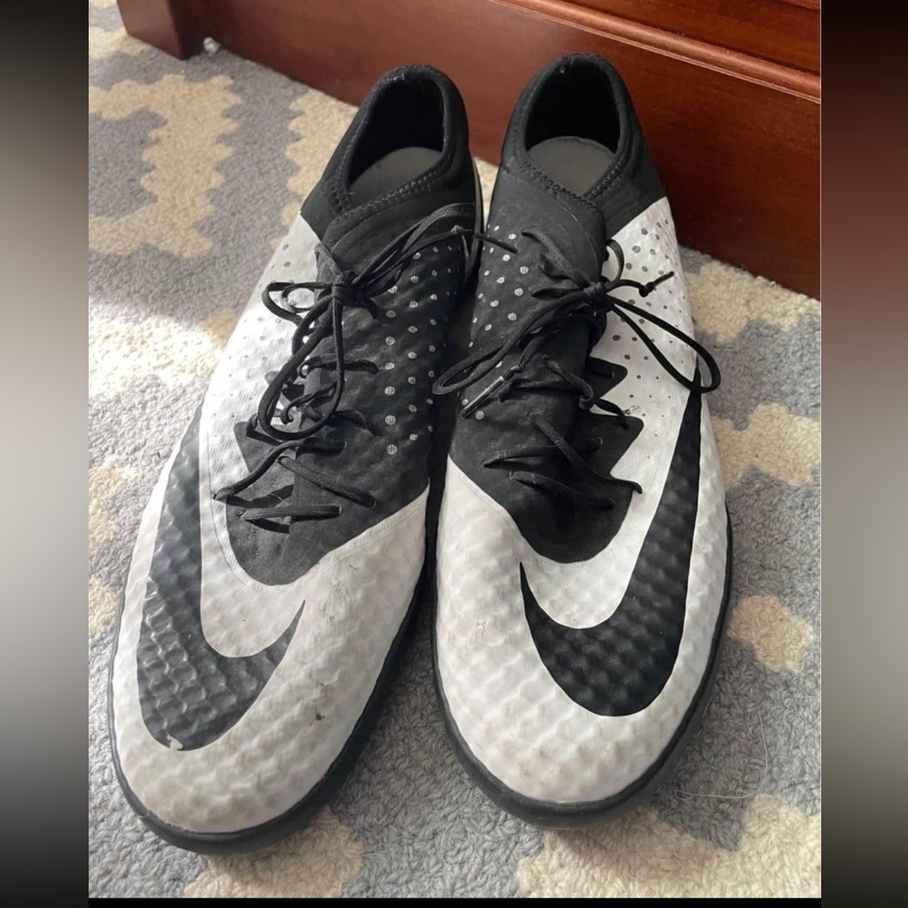 Men’s Nike indoor soccer shoes, size 13